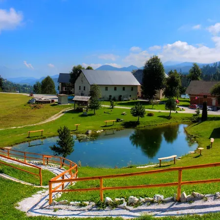 Glamping Vrhovc * Zelezniki